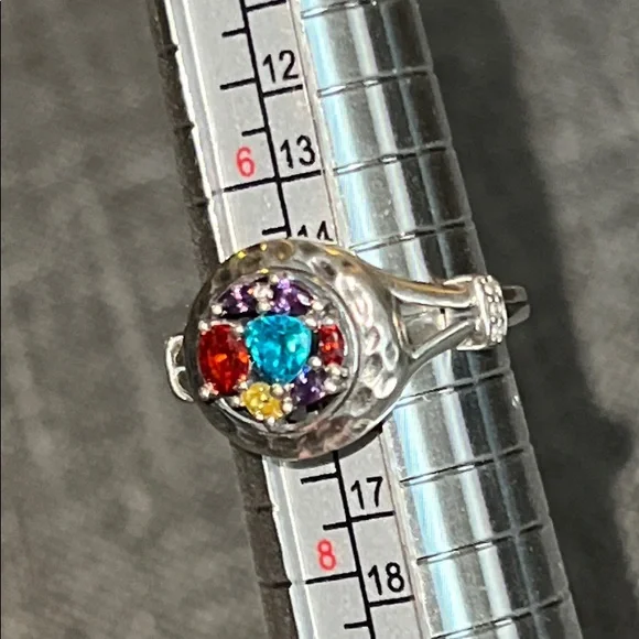 Beautiful Multi-Stone Sterling Silver Ring. SZ 7. 💙 - Picture 6 of 7